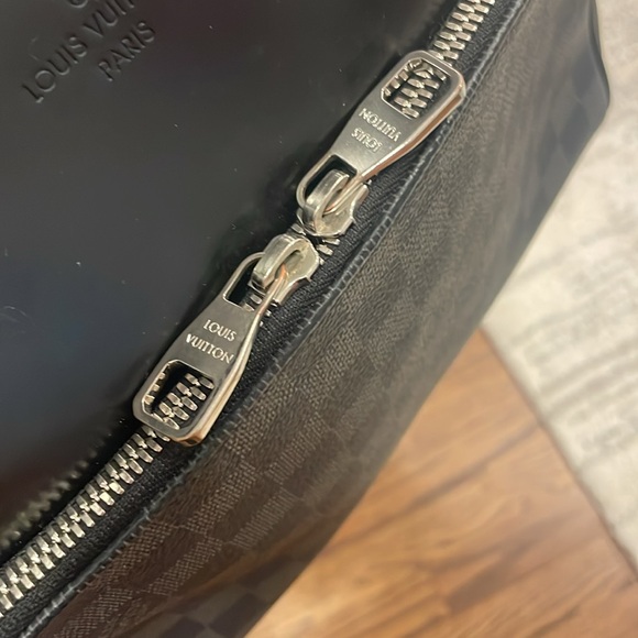 Louis Vuitton Damier Graphite crossbody - Picture 4 of 14